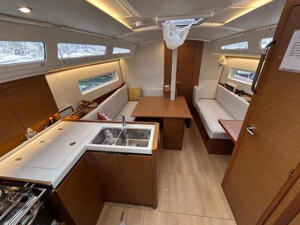 Jeanneau Sun Odyssey 380 - 2025 – Image 7